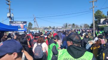 Caos vehicular, piqueteros aliados y mucho color en la previa al acto de Axel