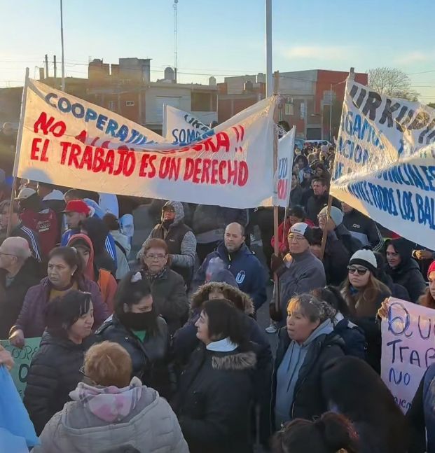 La policía aplicó el protocolo antipiquetes en Puente La Noria