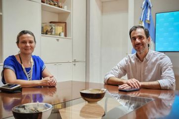 De abajo hacia arriba y con un VAR bicolor, ejes de la negociación PRO-LLA