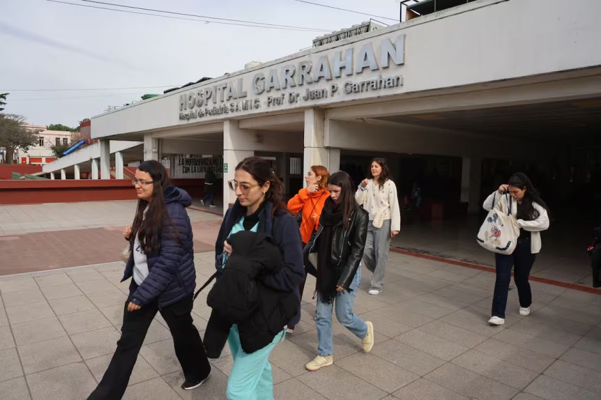 El Gobierno convocó para este miércoles a los gremios por la crisis del Garrahan
