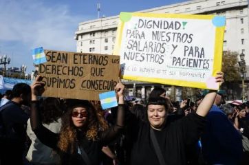 Masiva marcha al Congreso en apoyo al Garrahan, los jubilados y los discapacitados