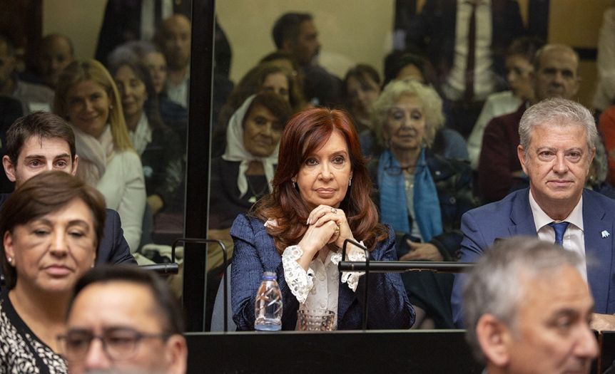 Un fallo apresurado de la Justicia podría interrumpir los sueños electorales de Cristina