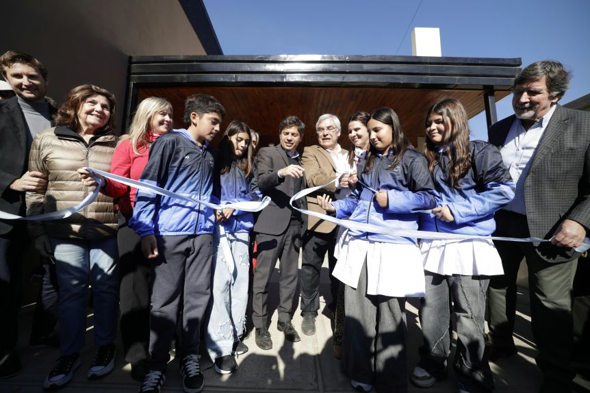 Kicillof visitó a un intendente que se sumó al MDF para inaugurar obras