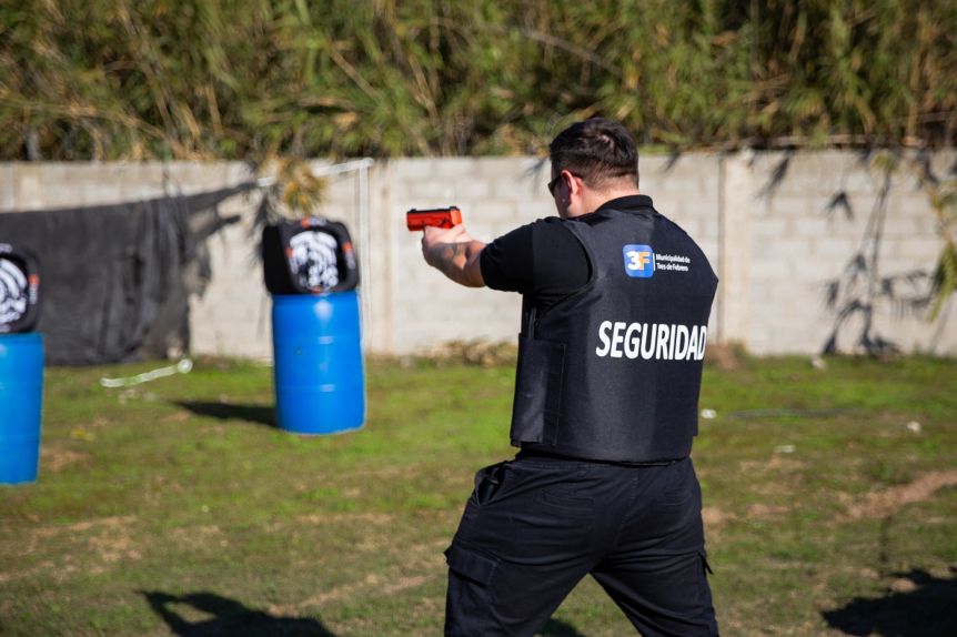 Otro municipio bonaerense implementó las armas no letales