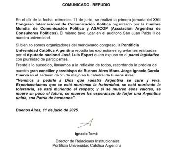 Espert insultó a Cristina en un congreso en la UCA y se fue abucheado