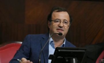 Proyecto opositor pide declarar la emergencia educativa y descentralizarla en los municipios