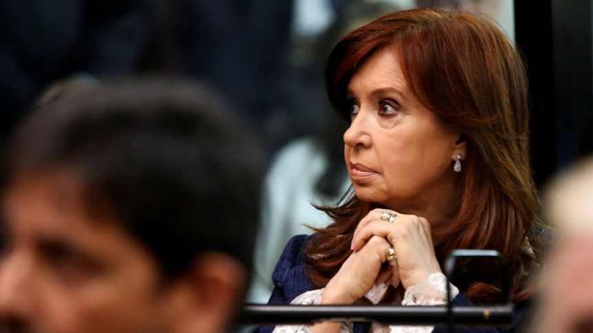 La Justicia notificó a CFK la prisión domiciliaria y no tendrá que ir a Comodor Py