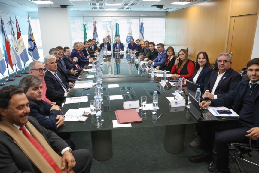 Gobernadores impulsan proyecto de ley para garantizar la “distribución equitativa” de la coparticipación