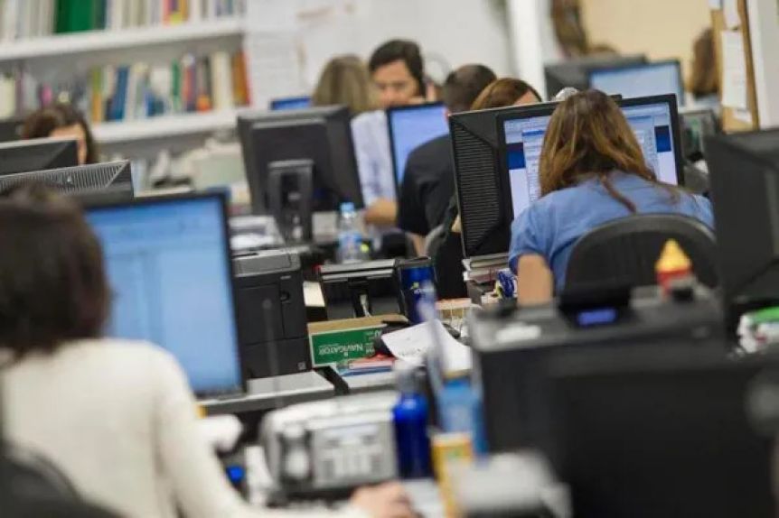 El gobierno eliminará el Día del Empleado Público y la Provincia quiere sostenerlo