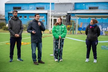 Dolores ya tiene su primera cancha de Hockey y lo festejó con una Leona