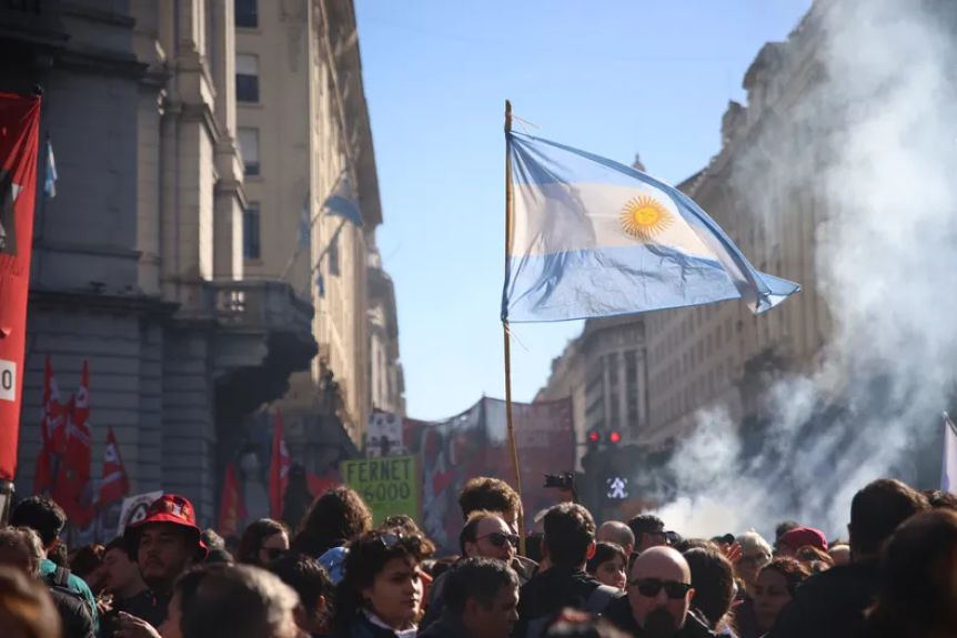 “Unidad y coraje”, leit motiv del primer spot de Fuerza Patria tras el cierre electoral