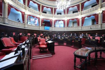 Reelecciones: un proyecto que se toma vacaciones en medio de la rosca electoral