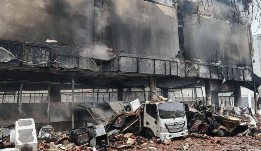 Riesgo permanente de derrumbe tras el incendio en La Plata: detalles del día después