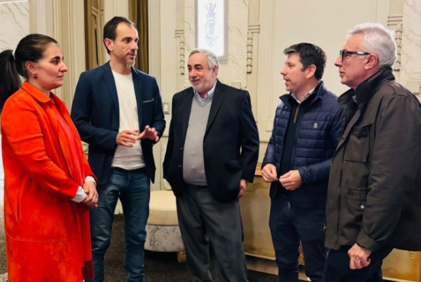 Petrecca dio el salto denunciando “oportunismo” y “ambición por los cargos”