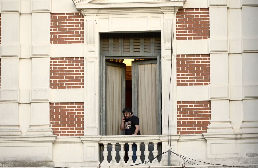 El fuego cruzado entre el kicillofismo y La Cámpora le pone suspenso al cierre de listas