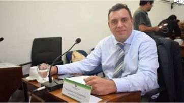 Kicillof cesanteó a 24 oficiales de la Bonaerense por actividades “conspirativas” 