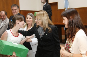 Alicia K y Elvio Macchia, Amigacho
