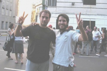 Con Néstor en la piel; insólito tatuaje