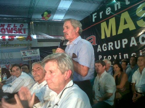 En Platense, massistas lanzaron 