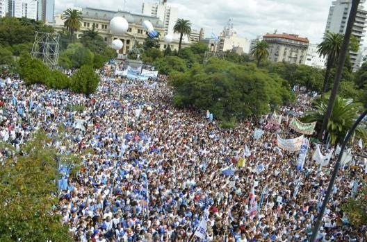 La Justicia ordenó levantar el paro docente