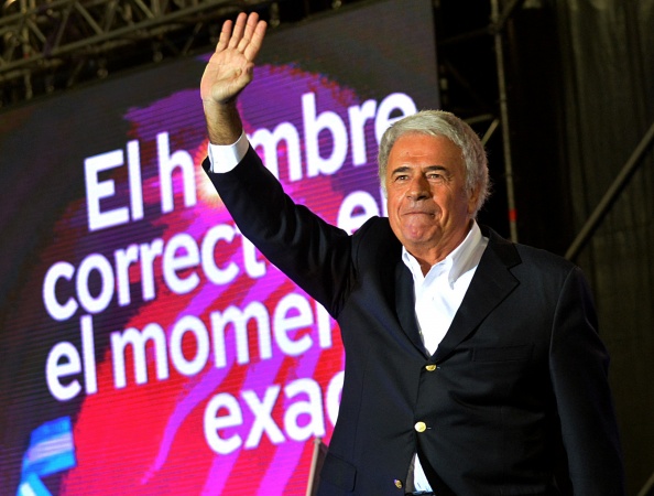 De la Sota se lanzó con todo y va por Massa