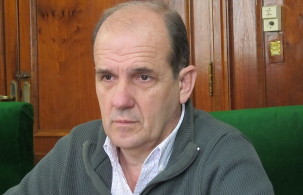Dura interna K: alcalde cruzó fuerte a un par