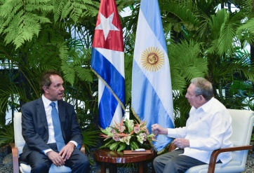 Scioli almorzó con Raúl Castro