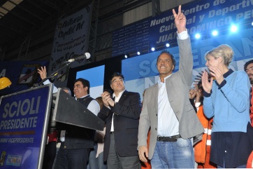 Scioli pidió unidad y defender los logros en las urnas el próximo domingo