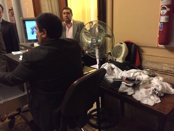 Las chicas de Massa en el Senado, ¿les querían ver las tetas?