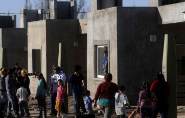 Crisis habitacional en la Provincia: el primer objetivo, terminar las 27 mil viviendas inconclusas