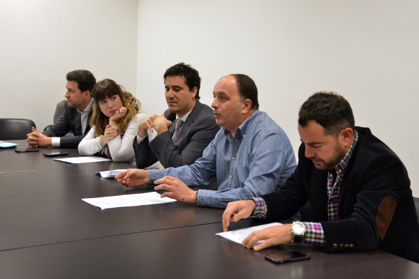 El FR habla de pacto entre los K y Cambiemos para frenar una ley