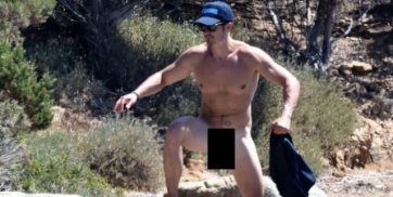 Sin nada de ropa, Orlando Bloom disfrutó del mar junto a Katy Perry
