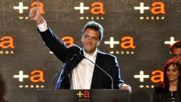 Encuesta posiciona a Massa como líder de la oposición, mientras decide si será candidato