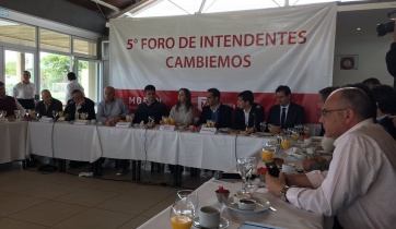 María Eugenia Vidal hizo debutar a Passaglia en el Quinto Foro de intendentes de Cambiemos