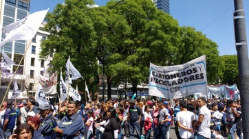 Quiénes acompañaron la marcha por la Ley de Emergencia Social