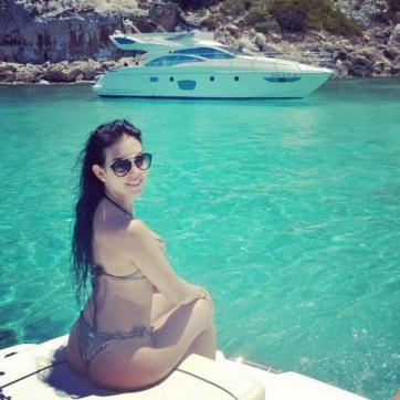 Conocé a la sensual novia de Ronaldo, con raíces argentinas