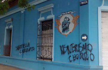 Ante pintadas contra una sede de Nuevo Encuentro, denuncian “ataques de odio”