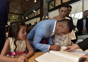 Las fotos oficiales de la maratónica boda de Carlitos Tevez