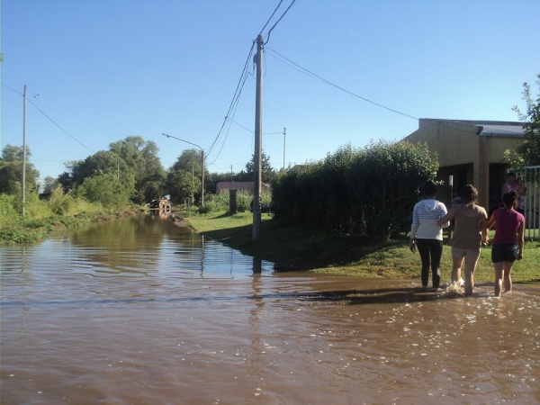 General Villegas volvió a quedar bajo el agua: 