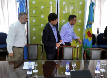 Conflicto docente: el paro se extiende hasta hoy y el Gobierno habla de
