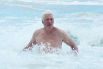 Así luce hoy Richard Gere en las playas de Tulum