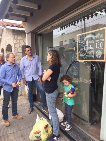 La intimidad del primer timbreo masivo: todos los distritos, todos los nombres, todas las fotos