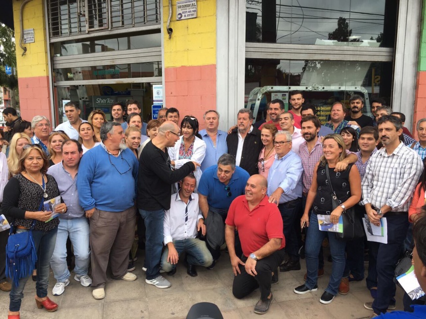 La intimidad del primer timbreo masivo: todos los distritos, todos los nombres, todas las fotos