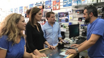 La intimidad del primer timbreo masivo: todos los distritos, todos los nombres, todas las fotos
