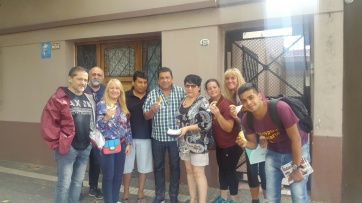La intimidad del primer timbreo masivo: todos los distritos, todos los nombres, todas las fotos