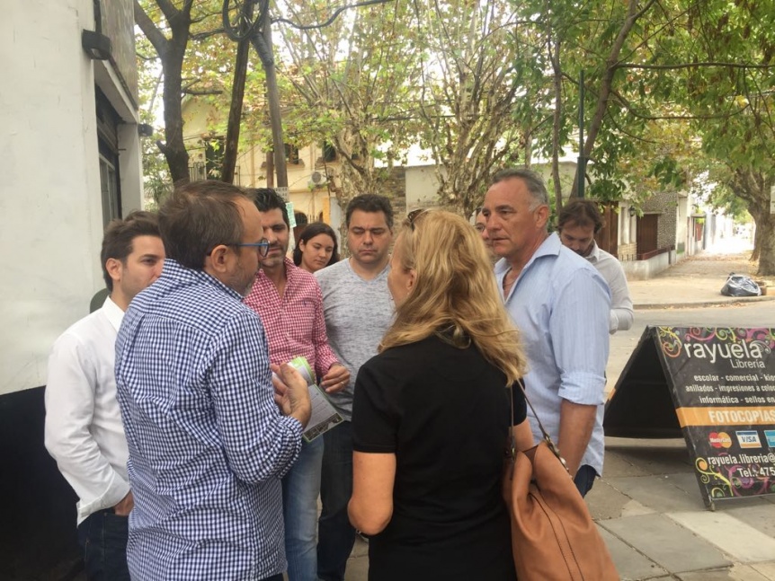 La intimidad del primer timbreo masivo: todos los distritos, todos los nombres, todas las fotos