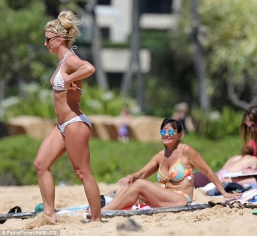 Britney Spears en bikini lució escultural en las playas de Hawaii