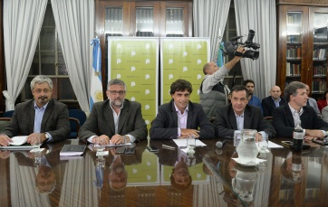 La Provincia toma a los gremios por sorpresa y les propone un cierre paritario por 3 años