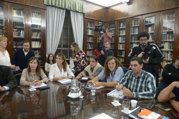 La Provincia toma a los gremios por sorpresa y les propone un cierre paritario por 3 años