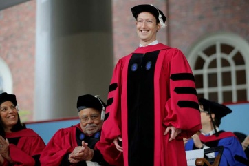 Finalmente Mark Zuckerberg se graduó en Harvard